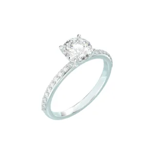 טבעת יהלום בחיתוך עגול עם יהלומי צד Pave setting זהב לבן