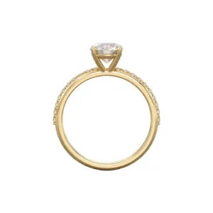 טבעת יהלום בחיתוך עגול עם יהלומי צד Pave setting זהב צהוב